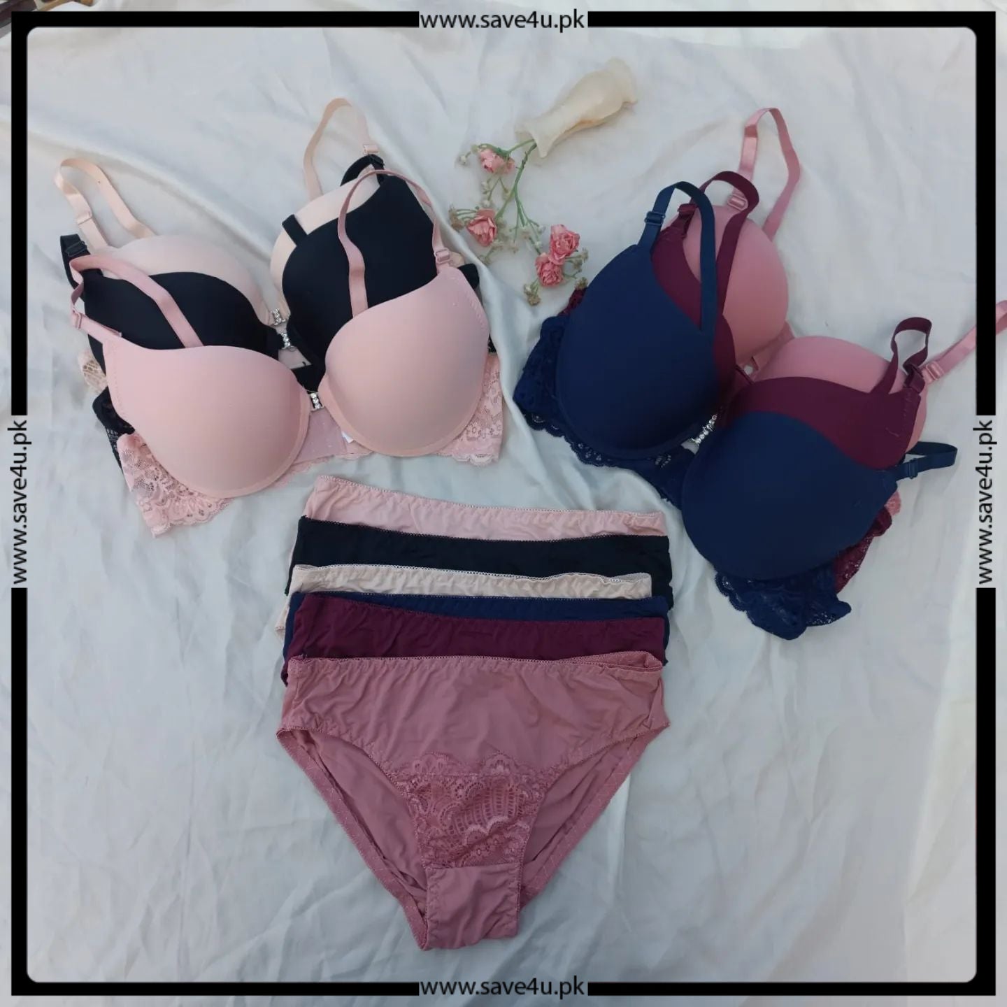 Thin Padding Trim Lace Design Bra Set