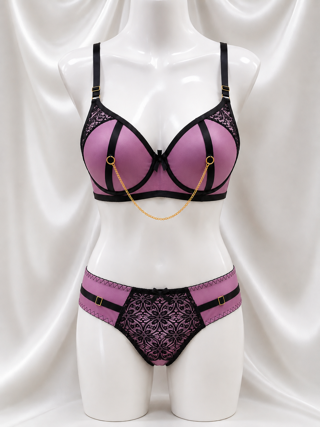 Secret Desire Chain Padded Set