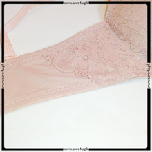 Load image into Gallery viewer, Thin Padded Floral Lace Design Wired Push-up Bra
