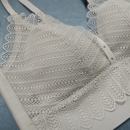 Soft Lace Decorate Nylon Bra