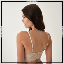 Load image into Gallery viewer, Non-Wired Thin Padded Knot Bra For Ladies
