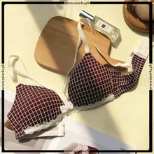 Load image into Gallery viewer, Triangle Cup Thin Padded Non Wired Bra
